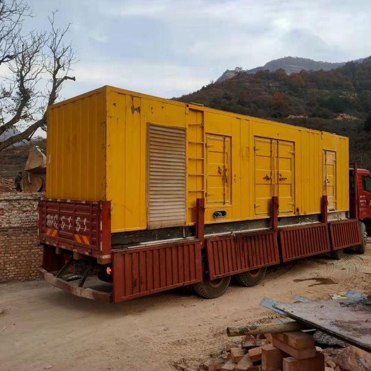 二道200kW 发电机组在带电阻性负载时，输出功率会受到哪些因素的影响？